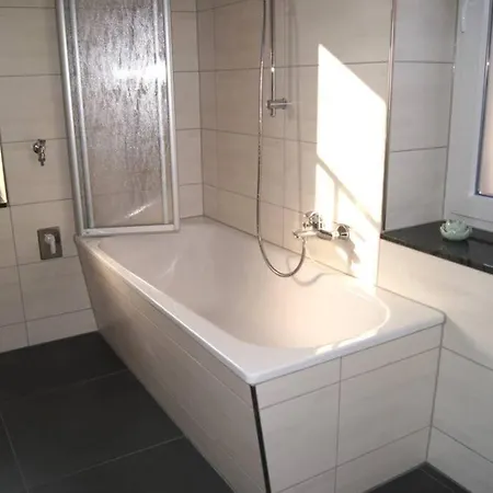 Ferienwohnung * Weinböhla